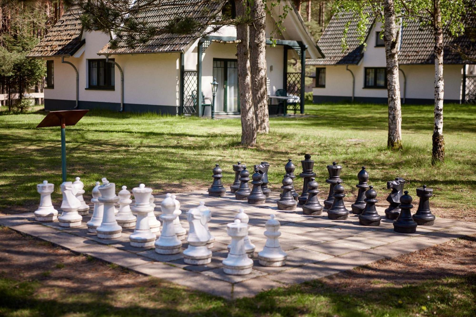 Van Der Valk Naturresort Drewitz Nossentiner Huette Exterior photo